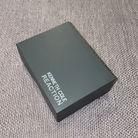 Kenneth Cole Jewelry Box - Picture 1 of 5